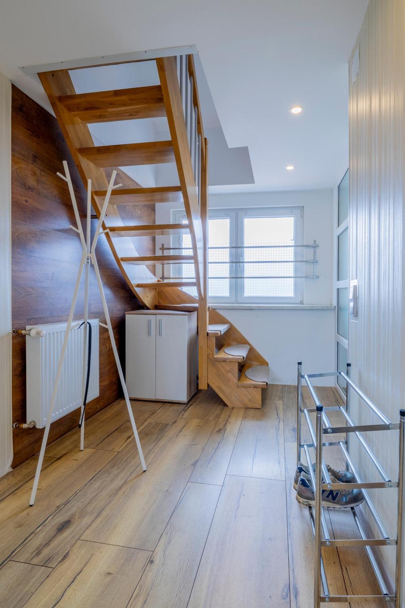 Schiffweiler Design Maisonette - 24H Self-Check-In - Bis 7 Pers - In Direkter Weihernaehe - Parkplatz - Wifi - Balkon -Terrasse - Radwege מראה חיצוני תמונה