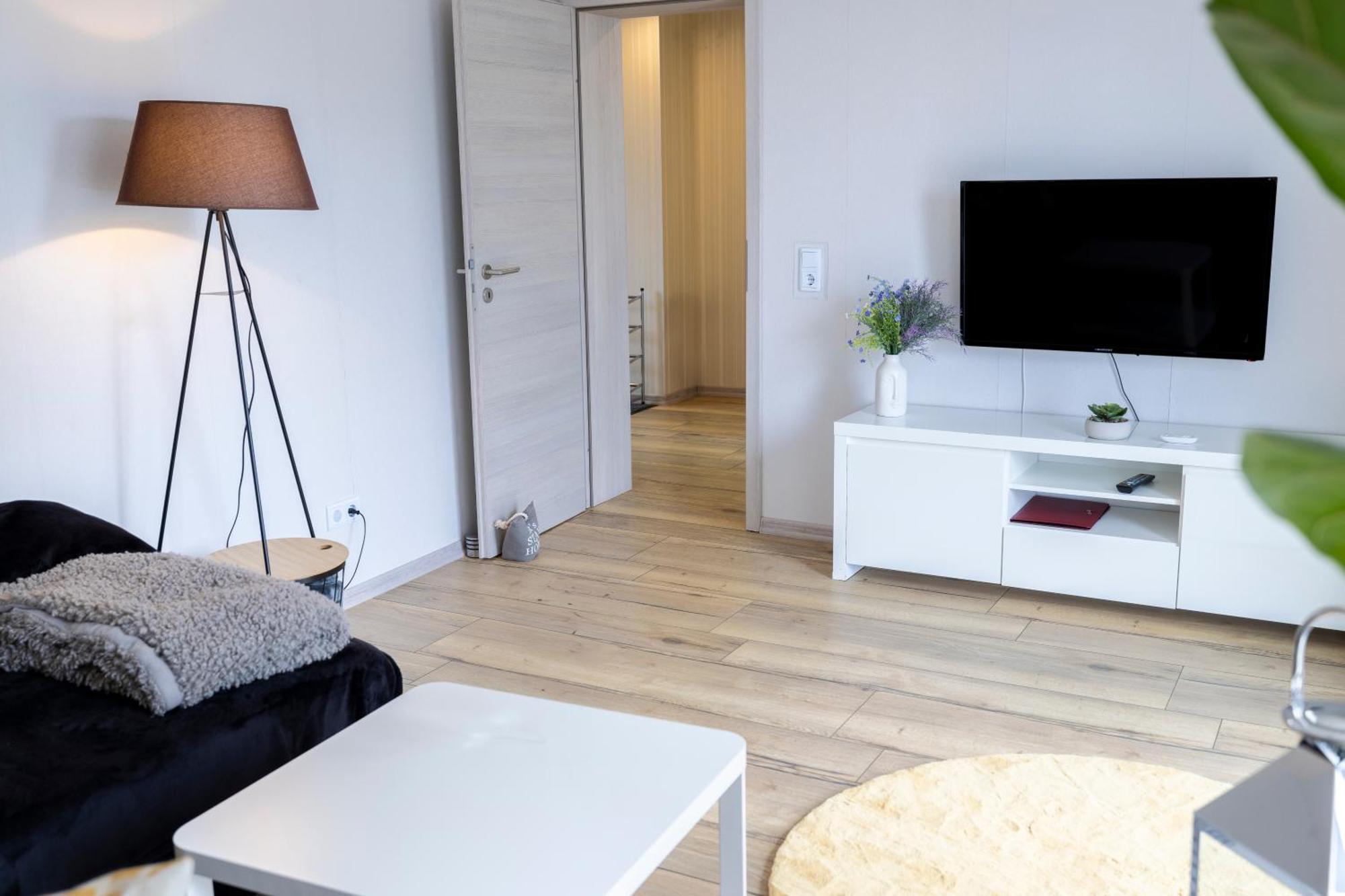 Schiffweiler Design Maisonette - 24H Self-Check-In - Bis 7 Pers - In Direkter Weihernaehe - Parkplatz - Wifi - Balkon -Terrasse - Radwege מראה חיצוני תמונה
